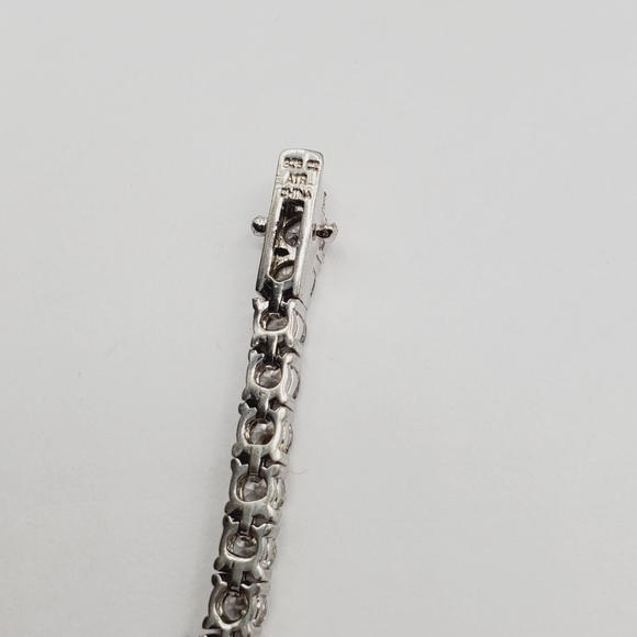 925 Sterling Silver Round 7.5 Carat Simulated Diamond Tennis Bracelet - Picture 5 of 6